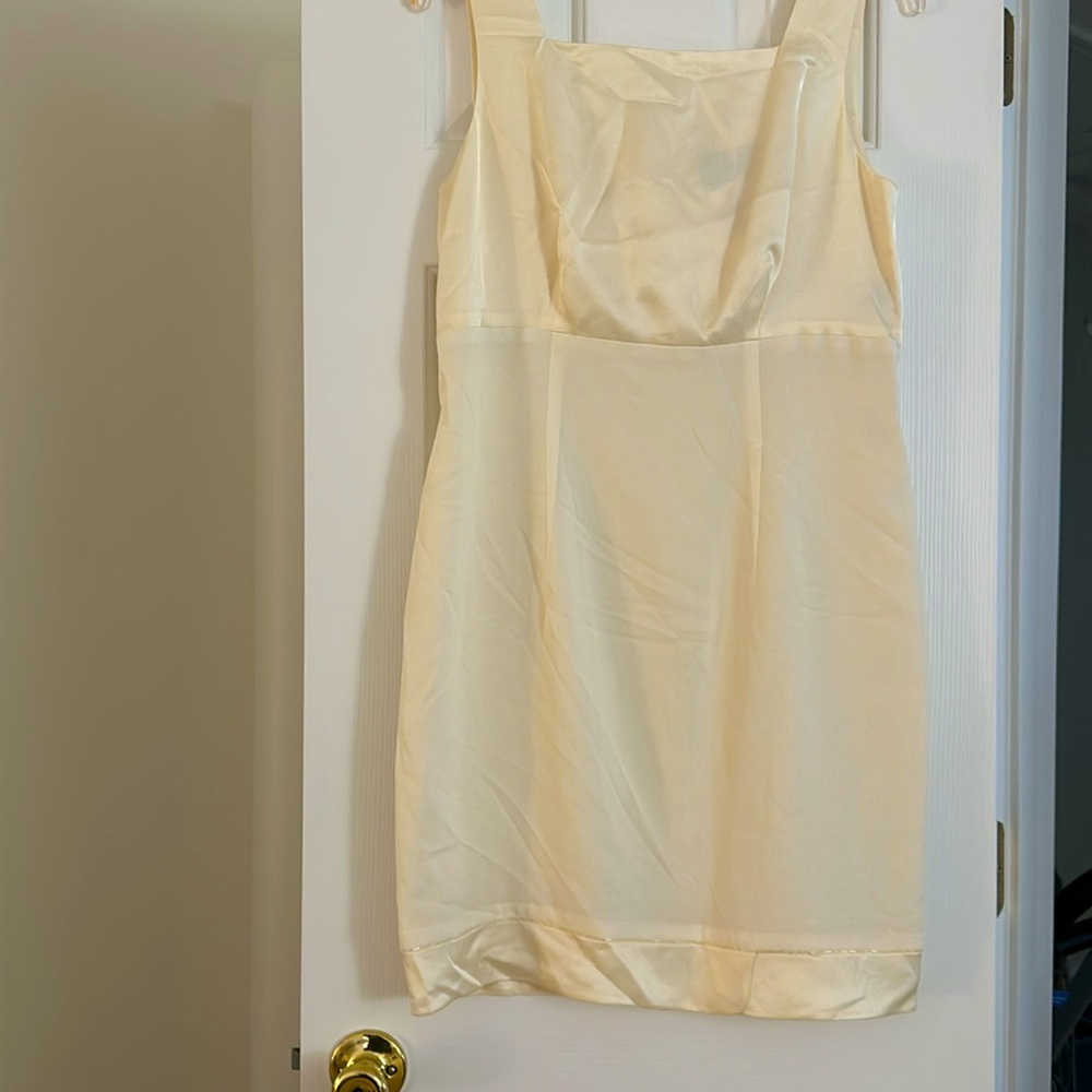 Dress - Picture 3 of 3